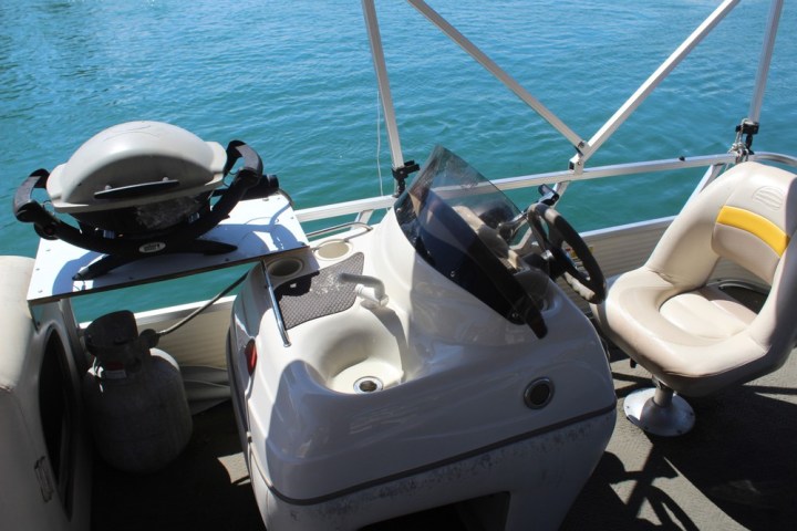 Yellow Luxury BBQ party boat - hire today - Forster Luxury houseboats NSW